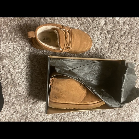 UGG Short Boots - Picture 3 of 4